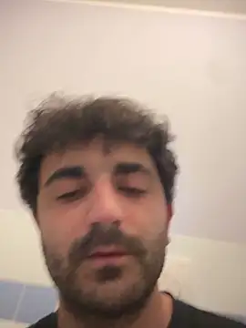 Snapshot of elia2711 chatting on 02-19-26, 05:31 elia2711 online show from 02-19-26, 05:31