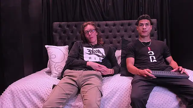 close friends online show from 03-21-26, 02:20