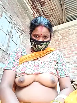Snapshot of Kirti_sacsena chatting on 04-27-26, 10:35 Kirti sacsena online show from 04-27-26, 10:35
