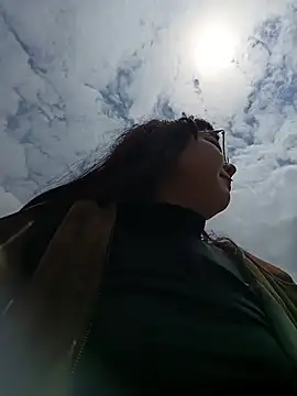 Snapshot of Yulska chatting on 02-14-26, 04:26 Yulska online show from 02-14-26, 04:26