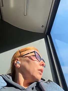 Snapshot of JenyJanys chatting on 02-26-26, 02:16 JenyJanys online show from 02-26-26, 02:16