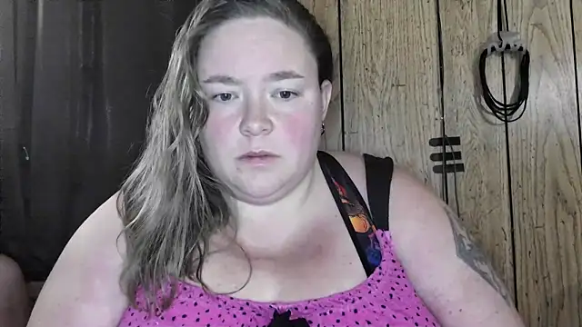 Snapshot of ladylynn13 chatting on 02-14-26, 06:15 ladylynn13 online show from 02-14-26, 06:15