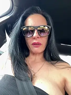 Snapshot of MiriamDelyn chatting on 05-19-26, 10:21 MiriamDelyn online show from 05-19-26, 10:21