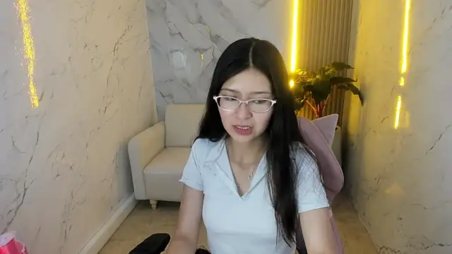 Snapshot of dani_tf chatting on 02-13-26, 01:29 dani tf online show from 02-13-26, 01:29