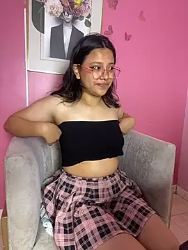 Snapshot of LilithRose_ chatting on 02-18-26, 02:02 LilithRose online show from 02-18-26, 02:02