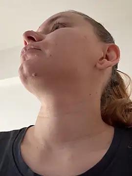 AlessiaandJay online show from 04-18-26, 08:18