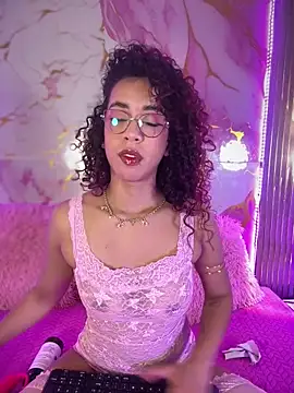 Woo isDaphne online show from 03-04-26, 11:00