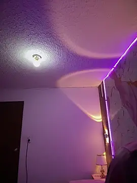 Woo isDaphne online show from 03-26-26, 10:59