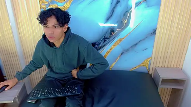 DaviidBuckx  online show from 03-01-26, 02:02