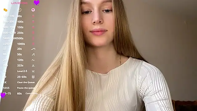 Snapshot of Viktoria_Vibes chatting on 04-18-26, 03:05 Viktoria Vibes online show from 04-18-26, 03:05