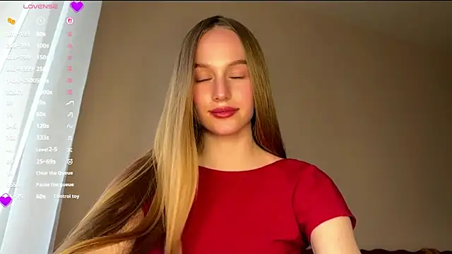 Snapshot of Viktoria_Vibes chatting on 06-12-26, 05:23 Viktoria Vibes online show from 06-12-26, 05:23