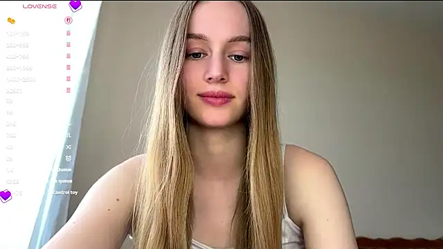 Snapshot of Viktoria_Vibes chatting on 06-15-26, 03:14 Viktoria Vibes online show from 06-15-26, 03:14