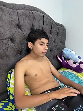 two cam latin online show from 03-06-26, 04:20