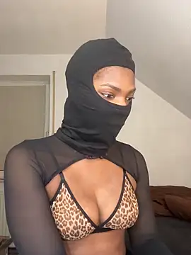 Snapshot of KiaraAmara chatting on 02-14-26, 06:15 KiaraAmara online show from 02-14-26, 06:15