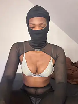 Snapshot of KiaraAmara chatting on 02-16-26, 07:10 KiaraAmara online show from 02-16-26, 07:10