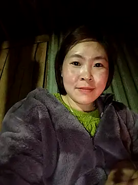 Yiyoongg online show from 02-22-26, 12:58