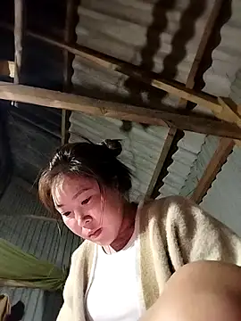 Yiyoongg online show from 04-14-26, 01:06