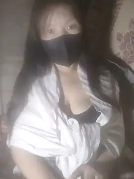 Snapshot of Yang-my- chatting on 02-21-26, 01:56 Yang-my- online show from 02-21-26, 01:56