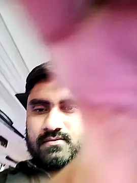 Snapshot of loyalboy_0052 chatting on 03-26-26, 12:33 loyalboy 0052 online show from 03-26-26, 12:33