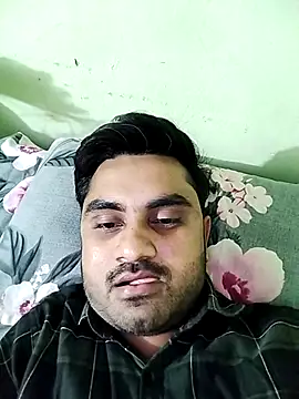 Snapshot of loyalboy_0052 chatting on 04-15-26, 08:09 loyalboy 0052 online show from 04-15-26, 08:09