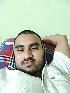 Snapshot of loyalboy_0052 chatting on 08-04-26, 07:38 loyalboy 0052 online show from 08-04-26, 07:38