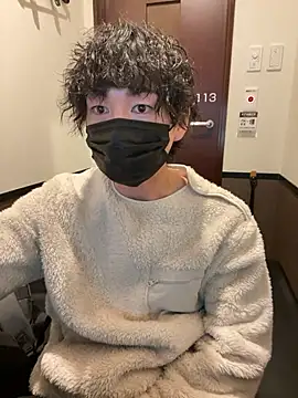 Snapshot of --ha-ru-- chatting on 02-18-26, 08:43 --ha-ru-- online show from 02-18-26, 08:43