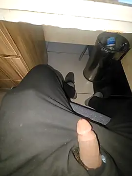 Snapshot of Engin_21 chatting on 03-02-26, 04:03 Engin 21 online show from 03-02-26, 04:03