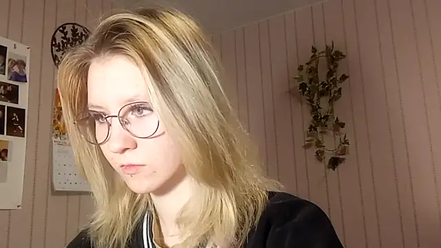 Snapshot of RunawayBr1de chatting on 02-24-26, 03:10 RunawayBr1de online show from 02-24-26, 03:10