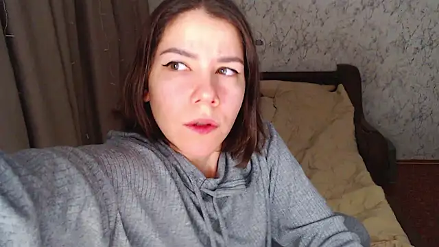 Snapshot of AdelMauds chatting on 02-17-26, 06:14 AdelMauds online show from 02-17-26, 06:14