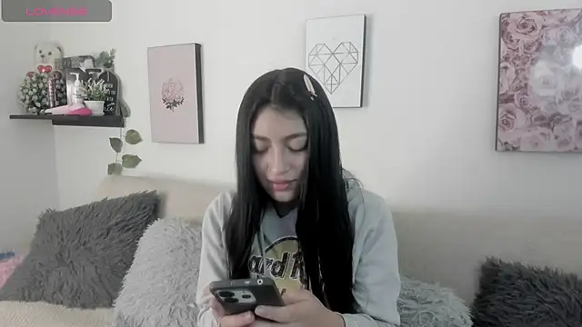 Snapshot of Alexaalove_1 chatting on 02-19-26, 01:40 Alexaalove 1 online show from 02-19-26, 01:40