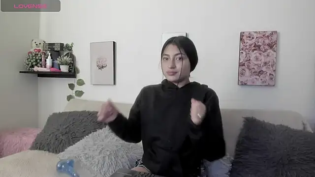 Snapshot of Alexaalove_1 chatting on 02-21-26, 01:01 Alexaalove 1 online show from 02-21-26, 01:01