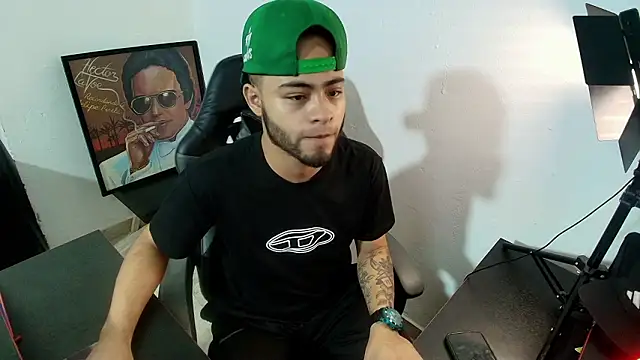 Snapshot of Xanderstone00 chatting on 02-13-26, 09:44 Xanderstone00 online show from 02-13-26, 09:44