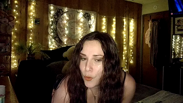 Snapshot of VelvetBrunetteXo chatting on 02-25-26, 12:31 VelvetBrunetteXo online show from 02-25-26, 12:31