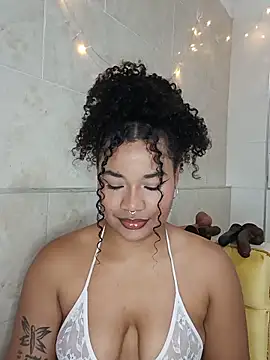 BrianaSweetxxx online show from 05-26-26, 03:35