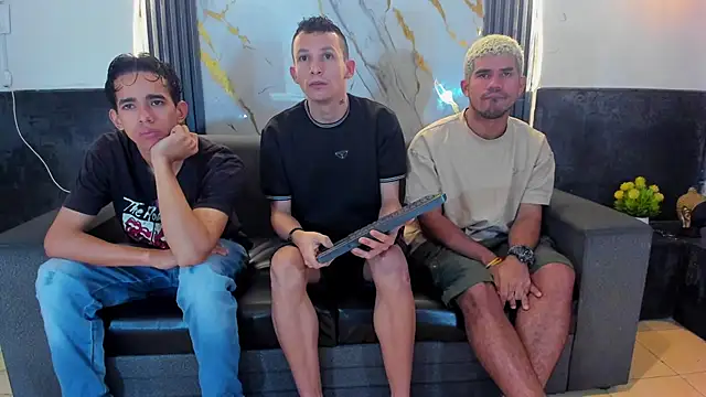 Snapshot of Isaak_26 chatting on 03-06-26, 12:23 Isaak 26 online show from 03-06-26, 12:23