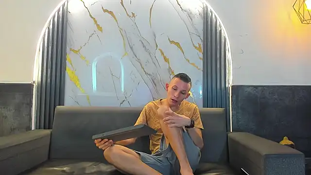 Snapshot of Isaak_26 chatting on 03-15-26, 06:25 Isaak 26 online show from 03-15-26, 06:25