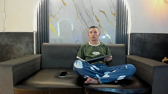 Snapshot of Isaak_26 chatting on 03-17-26, 05:27 Isaak 26 online show from 03-17-26, 05:27