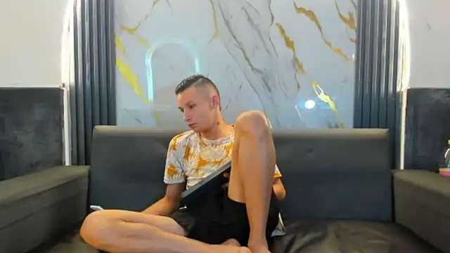 Snapshot of Isaak_26 chatting on 03-18-26, 11:46 Isaak 26 online show from 03-18-26, 11:46