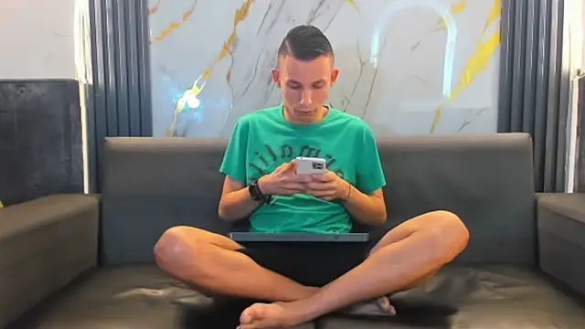 Snapshot of Isaak_26 chatting on 03-19-26, 12:53 Isaak 26 online show from 03-19-26, 12:53