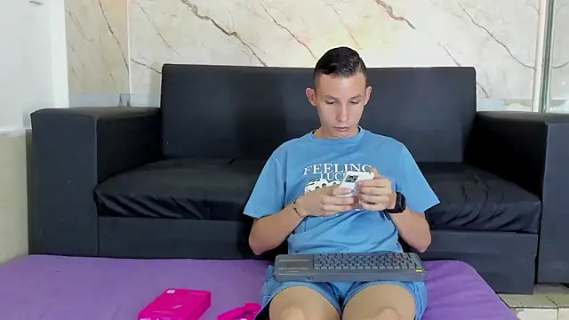 Snapshot of Isaak_26 chatting on 03-27-26, 11:54 Isaak 26 online show from 03-27-26, 11:54