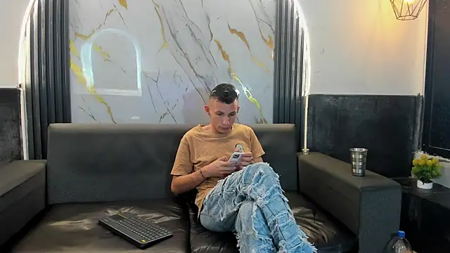 Snapshot of Isaak_26 chatting on 03-29-26, 07:25 Isaak 26 online show from 03-29-26, 07:25