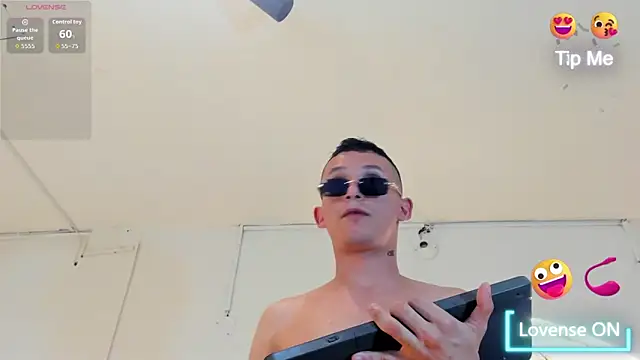 Snapshot of Isaak_26 chatting on 03-30-26, 11:06 Isaak 26 online show from 03-30-26, 11:06