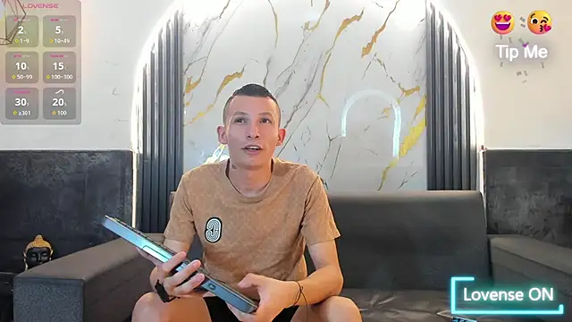 Snapshot of Isaak_26 chatting on 04-08-26, 01:27 Isaak 26 online show from 04-08-26, 01:27