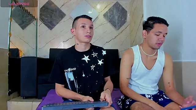 Snapshot of Isaak_26 chatting on 04-10-26, 11:48 Isaak 26 online show from 04-10-26, 11:48