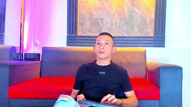 Snapshot of Isaak_26 chatting on 04-11-26, 11:47 Isaak 26 online show from 04-11-26, 11:47