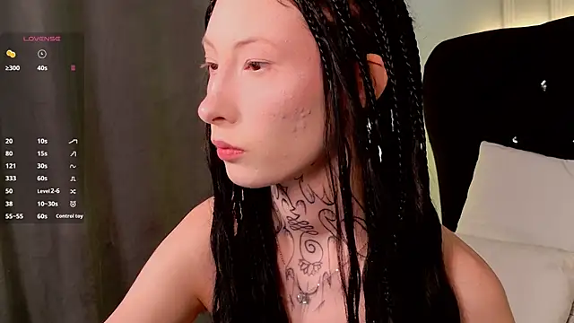 Snapshot of roxy_morrison_x chatting on 06-21-26, 03:31 roxy morrison x online show from 06-21-26, 03:31