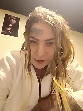 Snapshot of evvys2 chatting on 02-11-26, 03:11 evvys2 online show from 02-11-26, 03:11