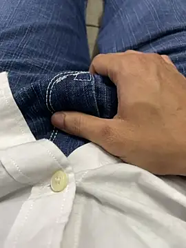 hassuniii online show from 02-08-26, 07:39