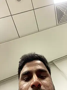 hassuniii online show from 02-10-26, 04:00