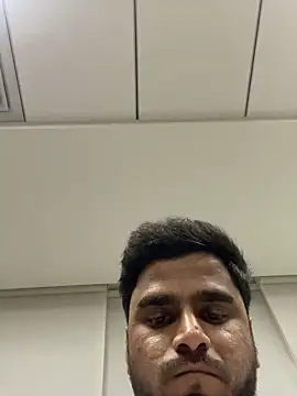 hassuniii online show from 02-11-26, 10:37